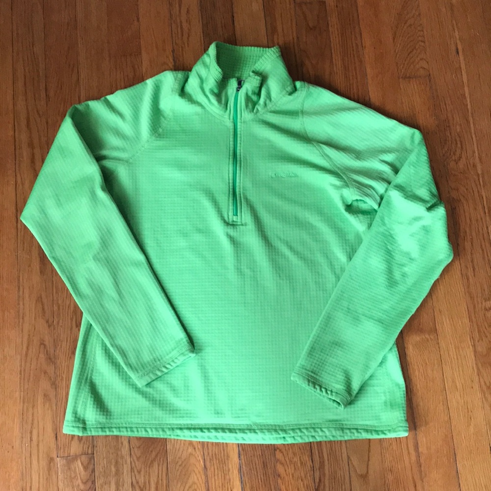 Green Patagonia pullover